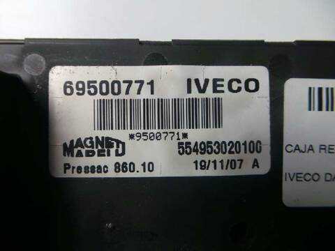 Foto 3ª: Caja Reles Fusibles Iveco Daily 30-10 CLASSIC CAJA ABIERTA 103CV 76KW [8140.23] (1999)