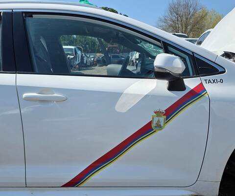 Puerta Delantera Derecha Toyota Corolla 2ZRFXE AUT.