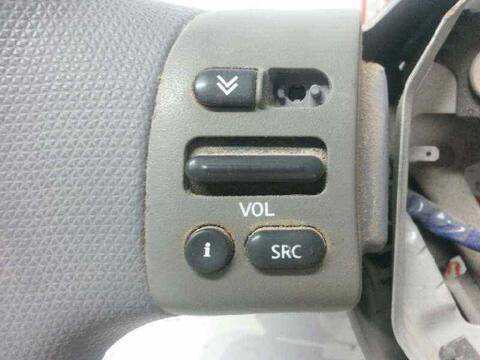 Foto 4ª: Volante Nissan Micra 98CV 72KW (2002)