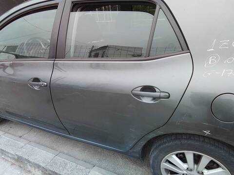 Foto 2ª: Puerta Trasera Izquierda Toyota Auris 1.6 16V CAT 124CV 91KW [1ZR] (2008)