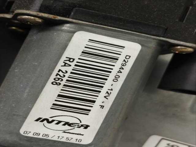 Foto 4ª: Elevalunas Manual Trasero Izquierdo Alfa Romeo 159 1.9 JTDM 16V - SELECTIVE 150CV 110KW [939A2000] (2005)