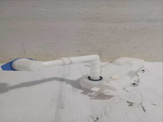 Foto 3ª: Deposito Limpiaparabrisas Peugeot Rifter 1.5 BLUEHDI 100 102CV [YHT (DV5RCF) YHY (DV5RD)] (2018)