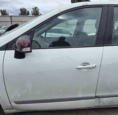 Puerta Delantera Izquierda Renault Scenic R9M402