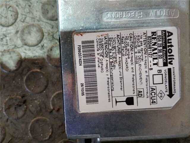 Foto 2ª: Centralita Airbag Renault Megane 1.9 BUSINESS [1.9 LTR. - 96 KW DCI DIESEL FAP] II BERLINA 5P (10.2002-_) [F9Q E8]