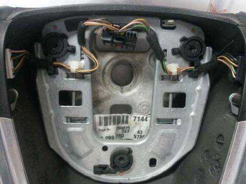 Foto 3ª: Volante Opel Astra 2.0 16V CDTI 165CV 121KW [A20DTH] (2011)