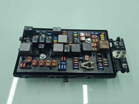 Caja Reles Fusibles Opel Insignia SPORT 160CV 118KW