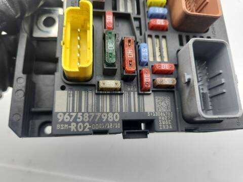 Foto 2ª: Caja Reles Fusibles Peugeot 407 3.0 HDI COUPE 241CV 177KW [X8Z] (2010)