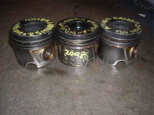 Foto 2ª: Despiece Motor Mitsubishi Grandis 2.0 DI-D INFORM [2.0 LTR. - 100 KW DI-D CAT] [BSY]