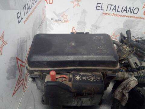 Foto 2ª: Caja Reles Fusibles Ford Transit FT 300 M CABINA SIMPLE MEDIA 125CV 92KW CAJA ABIERTA [CYRB] (2013)