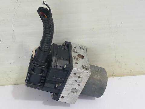 Abs Ford Mondeo GHIA 06.2003 ) D) 131CV