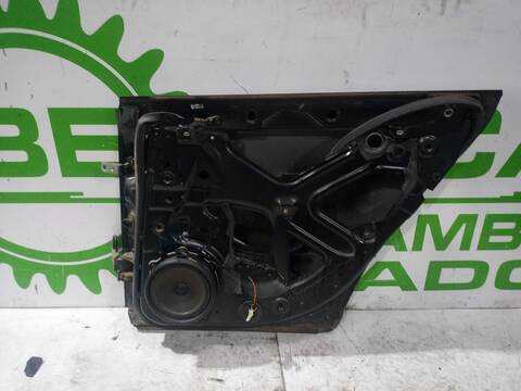 Foto 3ª: Puerta Trasera Derecha Audi A4 2.5 TDI 120KW) 163CV (2000)
