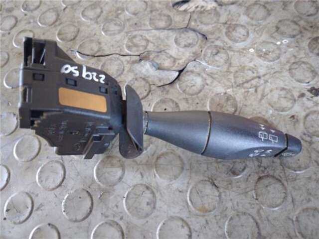 Foto 3ª: Mando Multifuncion Ford Focus 1.8 AMBIENTE [1.8 LTR. - 66 KW TDDI TURBODIESEL CAT] [D-AG]