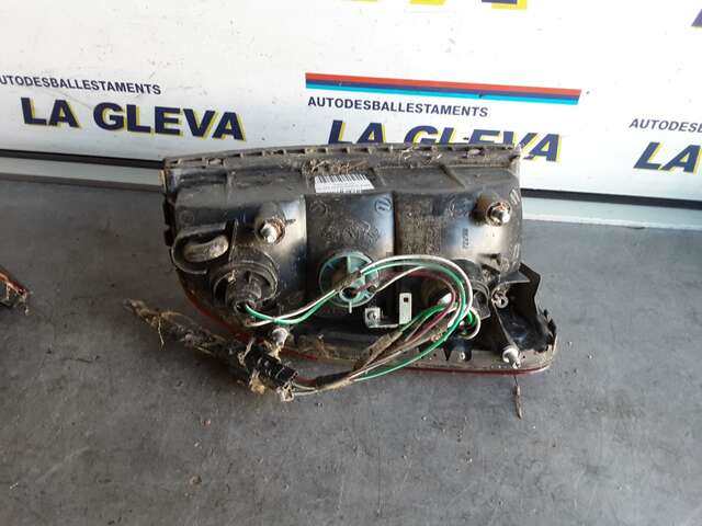 Foto 2ª: Piloto Trasero Derecho Mitsubishi L200 2.5 TDI99CV 0CV [4D56] (2001)