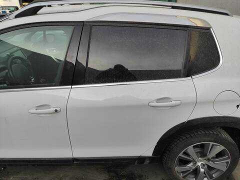 Puerta Trasera Izquierda Peugeot 2008 HN05