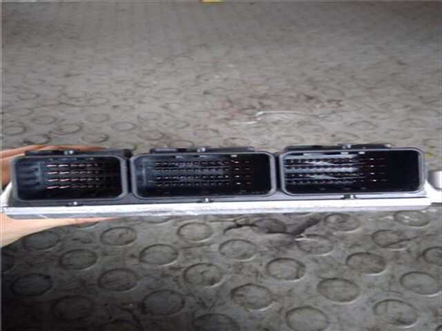 Foto 3ª: Centralita Motor ECU Mitsubishi Carisma 1.9 1900 DI-D COMFORT [1.9 LTR. - 75 KW DI-D CAT] [F9Q1]