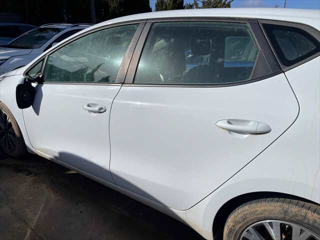 Foto 2ª: Puerta Trasera Izquierda Kia Ceed 1.4 G 100cv [G4LC] (2018)