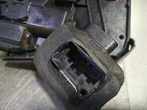 Foto 4ª: Cerradura Puerta Trasera Izquierda Volkswagen Polo ADVANCE BLUEMOTION 75CV 55KW [CUSA] (2017)