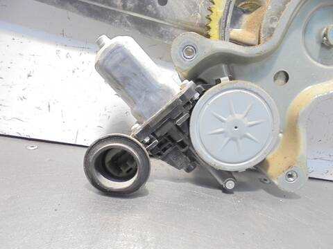 Foto 3ª: Elevalunas Manual Trasero Izquierdo Toyota Land Cruiser 3.0 TD 173CV 127KW [1KD] (2007)