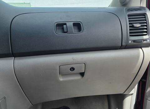 Guantera Kia Carnival 2.9 CRDI VGT ACTIVE 185CV 136KW