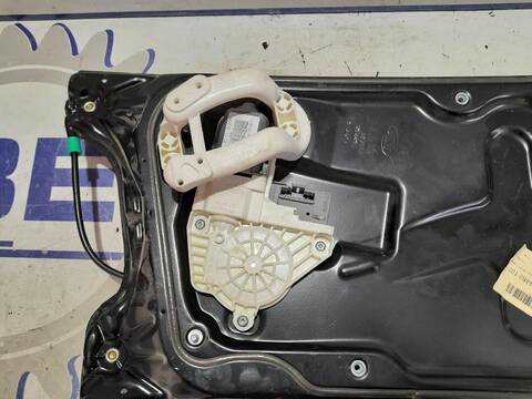 Foto 3ª: Elevalunas Eléctrico Delantero Derecho Land Rover Discovery 2.7 TD V6 CAT 190CV (2004)