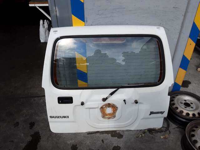 Portón Suzuki Jimny 1.3 16V82CV 0CV