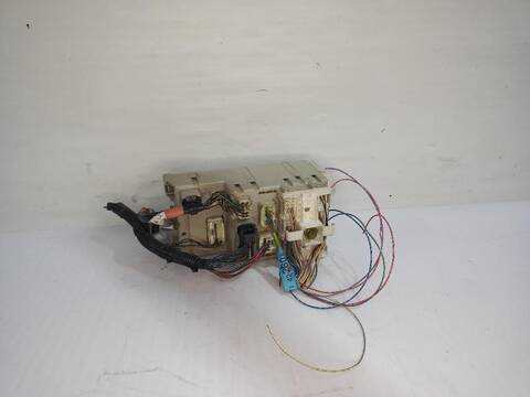 Caja Reles Fusibles Toyota Rav4 2.0 LUNA 4X4 2003 ) 150CV