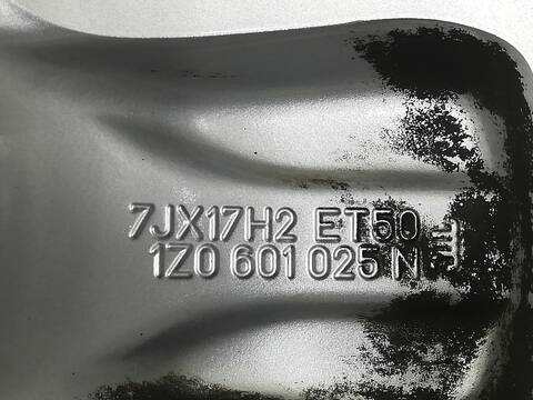 Foto 3ª: Juego LLantas Skoda Octavia BMM (2009)