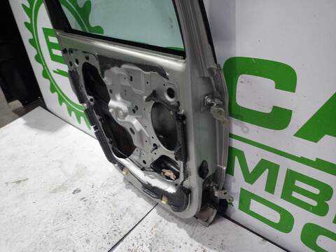 Foto 2ª: Puerta Trasera Izquierda Ford Focus TREND 101CV [FFDA] (1998)