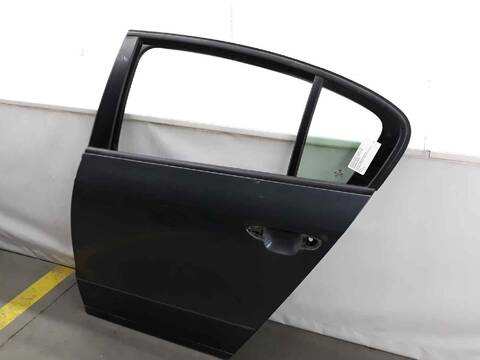 Foto 2ª: Puerta Trasera Izquierda Volkswagen Passat 2.0 TDI 140CV [CBAB] (2005)