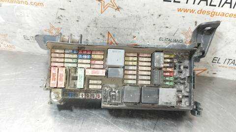Foto 2ª: Caja Reles Fusibles Mercedes Clase ML 320 3.0 CDI W164) 224CV 165KW 164.122) [OM642940] (2006)