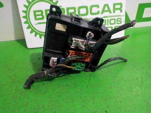 Foto 3ª: Caja Reles Fusibles Mazda 6 2.0 16V CAT BERLINA 136CV 100KW [FS2C] (2001)