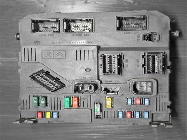 Caja Reles Fusibles Citroen Xsara 9HX PICASSO