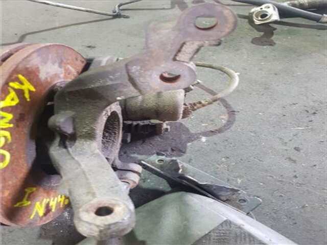 Foto 3ª: Mangueta Delantera Izquierda Renault Kangoo 1.5 AUTHENTIQUE [1.5 LTR. - 50 KW DCI DIESEL] [K9K A8]