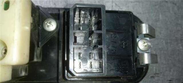 Foto 2ª: Botonera Elevalunas Mitsubishi L200 2.5 D (K14T) [4 D 56]
