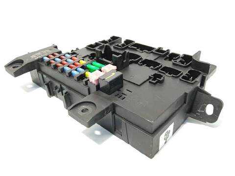 Caja Reles Fusibles Mitsubishi Outlander PHEV KAITEKI 4WD 208CV 153KW