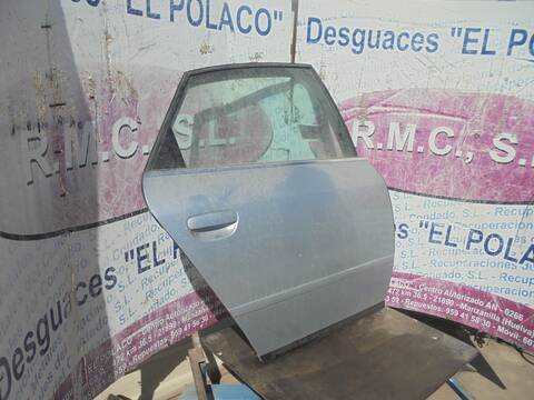 Foto 3ª: Puerta Trasera Derecha Audi A6 2.4 121KW) BERLINA 165CV [AGA] (1997)