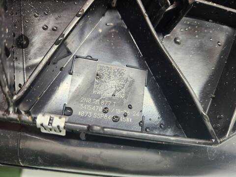 Foto 3ª: Deposito AdBlue Volkswagen Crafter 35 FURGON BM TN FWD 140CV 103KW [DNAE] (2024)