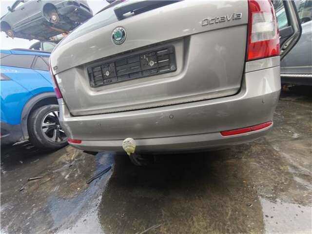 Foto 2ª: Paragolpes Trasero Skoda Octavia 1.8 EXECUTIVE [1.8 LTR. - 118 KW 16V TSI] [CDA]