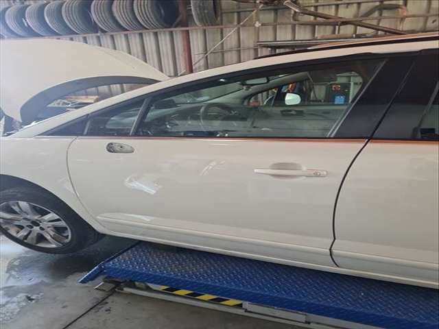 Puerta Delantera Izquierda Peugeot 5008 1.6 HDI 114CV 84KW