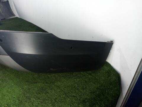 Foto 3ª: Paragolpes Trasero Land Rover Discovery 2.0 SD4 4X4 241CV 177KW [204DTA(AJ20D4)] (2018)