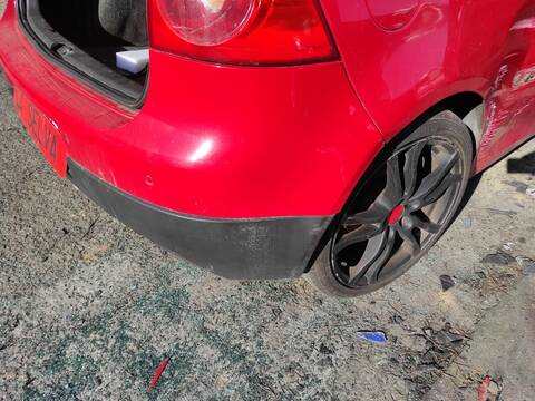 Foto 3ª: Paragolpes Trasero Volkswagen Golf BKC (2005)