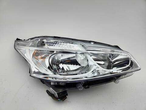 Faro Derecho Peugeot 208 ACTIVE 82CV 60KW