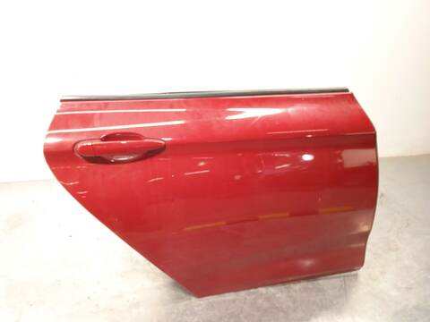 Foto 2ª: Puerta Trasera Derecha Bmw Serie 3 318 2.0 D 150CV 110KW F34) GRAN TURISMO B47D20 [N47D20C] (2014)