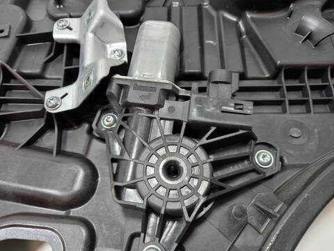 Foto 3ª: Elevalunas Manual Trasero Derecho Jeep Renegade 55282151 (2018)