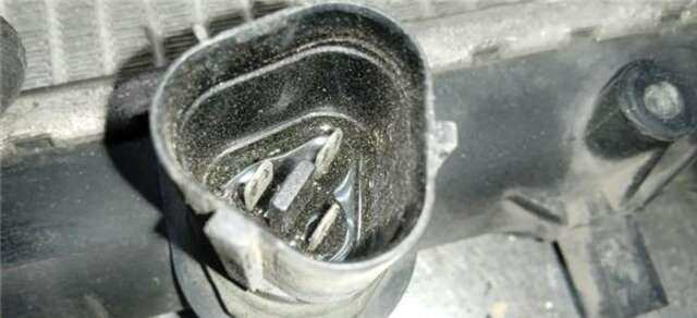 Foto 2ª: Radiador Motor Volkswagen Golf 1.9 ADVANCE [1.9 LTR. - 96 KW TDI] [ASZ]