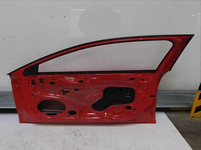Foto 3ª: Puerta Delantera Derecha Audi A1 105 CV 77KW [CAYC CAY] (2014)