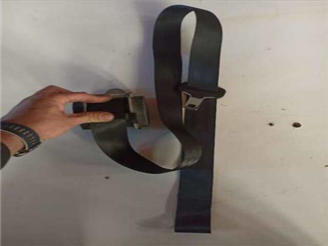 Foto 2ª: Cinturón Trasero Izquierdo Peugeot 307 2.0 [2.0 LTR. - 100 KW 16V CAT (RFN - EW10J4)] [RFN (EW10J4)]