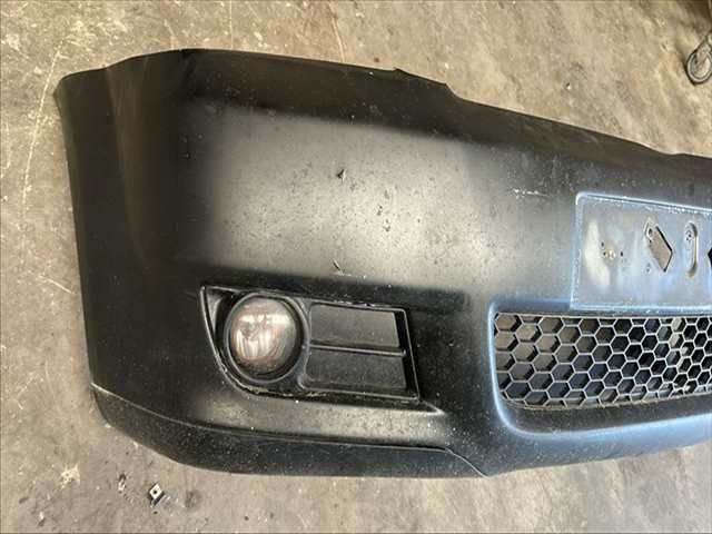 Foto 3ª: Paragolpes Delantero Toyota Corolla 2.2 CDI VERSO [2AD-FTV] (2005)