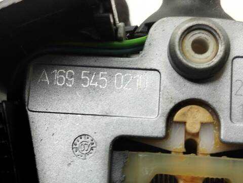 Foto 4ª: Mando Multifuncion Mercedes Clase A 140 A 160 CDI A-EDITION 82CV 60KW [640942] (2008)