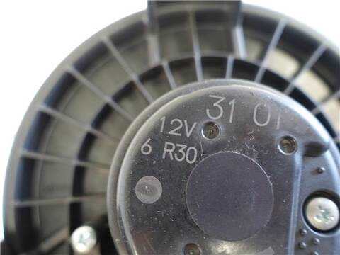 Foto 3ª: Calefacción Toyota Yaris 1.5 NCP93) 109CV 80KW [1NZ-FE] (2014)
